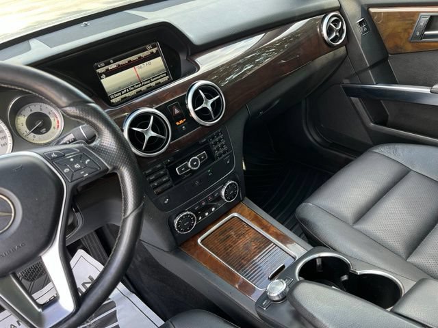 Used 2015 Mercedes-Benz GLK 350 4MATIC image 35