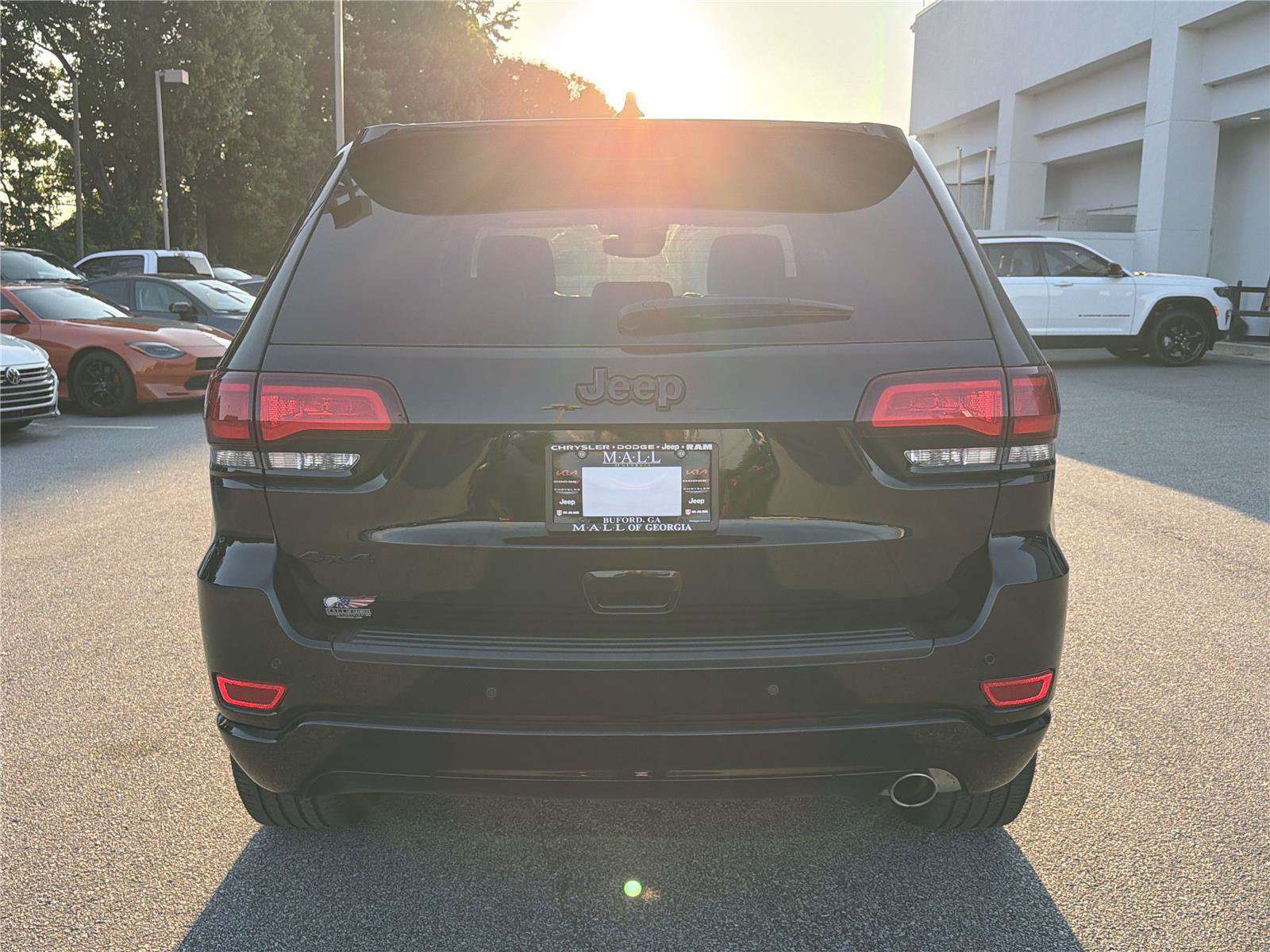 Used 2022 Jeep Grand Cherokee Laredo X AWD/4WD image 6