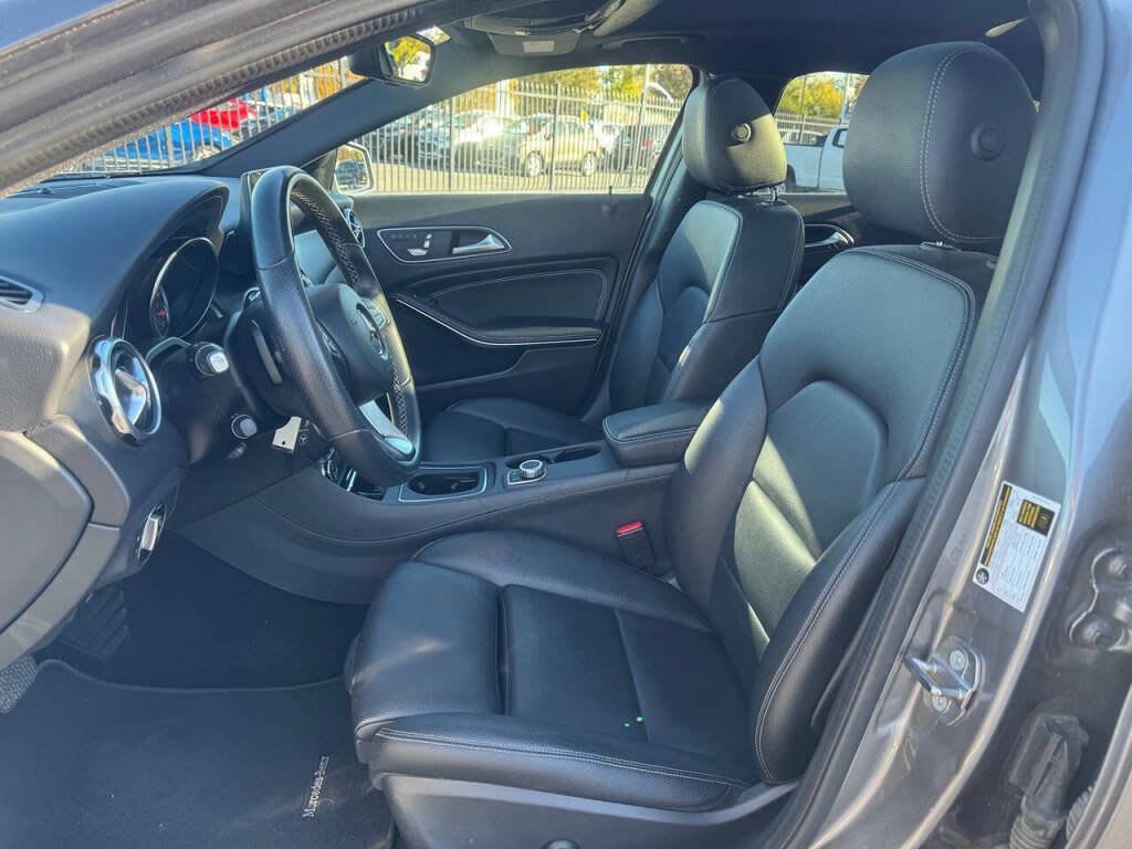 Used 2018 Mercedes-Benz GLA 250 4MATIC image 3