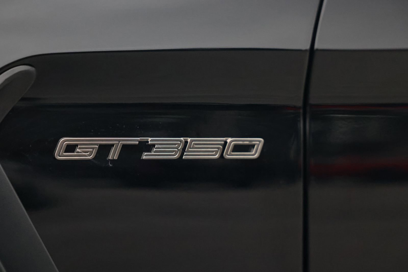 Used 2017 Ford Mustang Shelby GT350R w/ GT350R Equipment Group 920A image 43