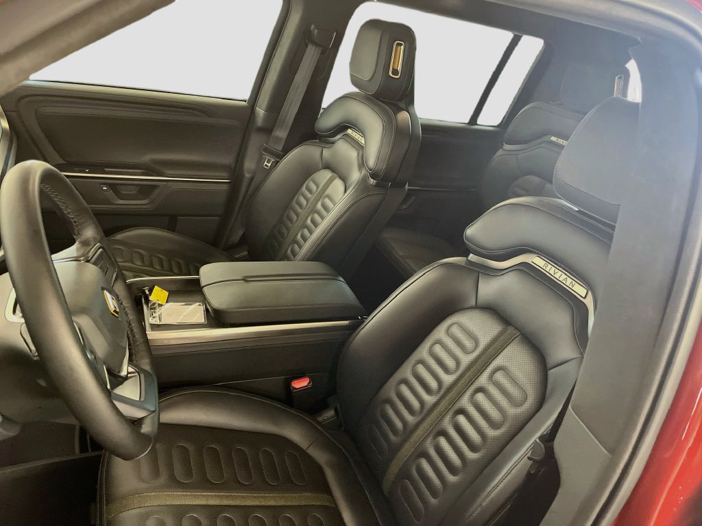 Used 2025 Rivian R1S Adventure Dual AWD/4WD image 19