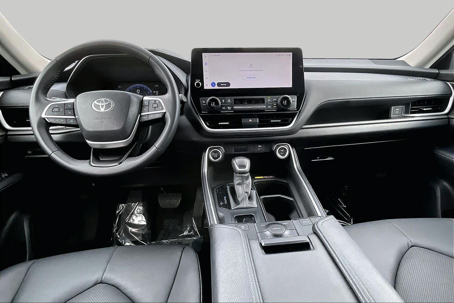 Used 2025 Toyota Grand Highlander AWD image 16