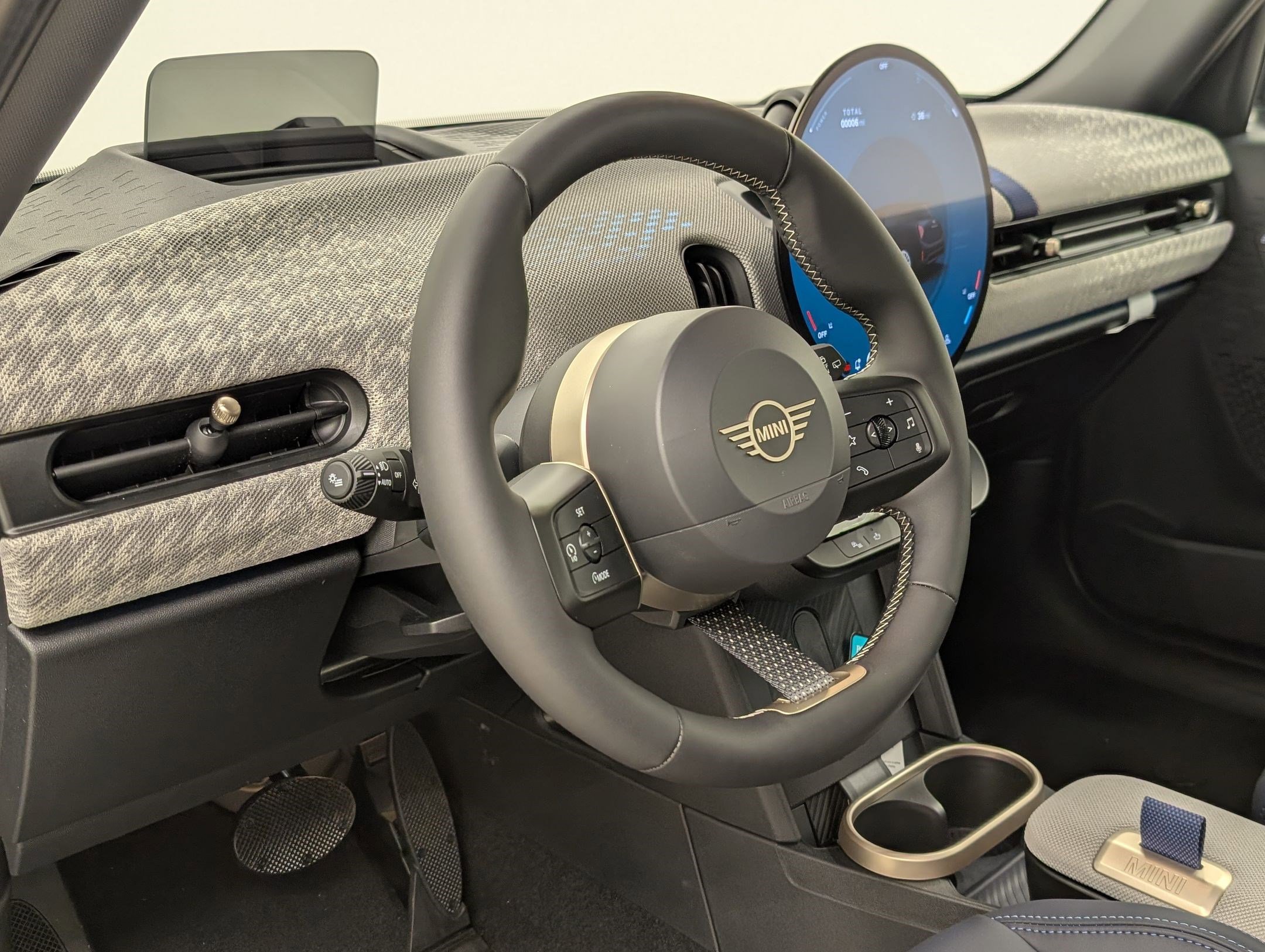 New 2026 MINI Cooper 4-Door Hardtop FWD image 4