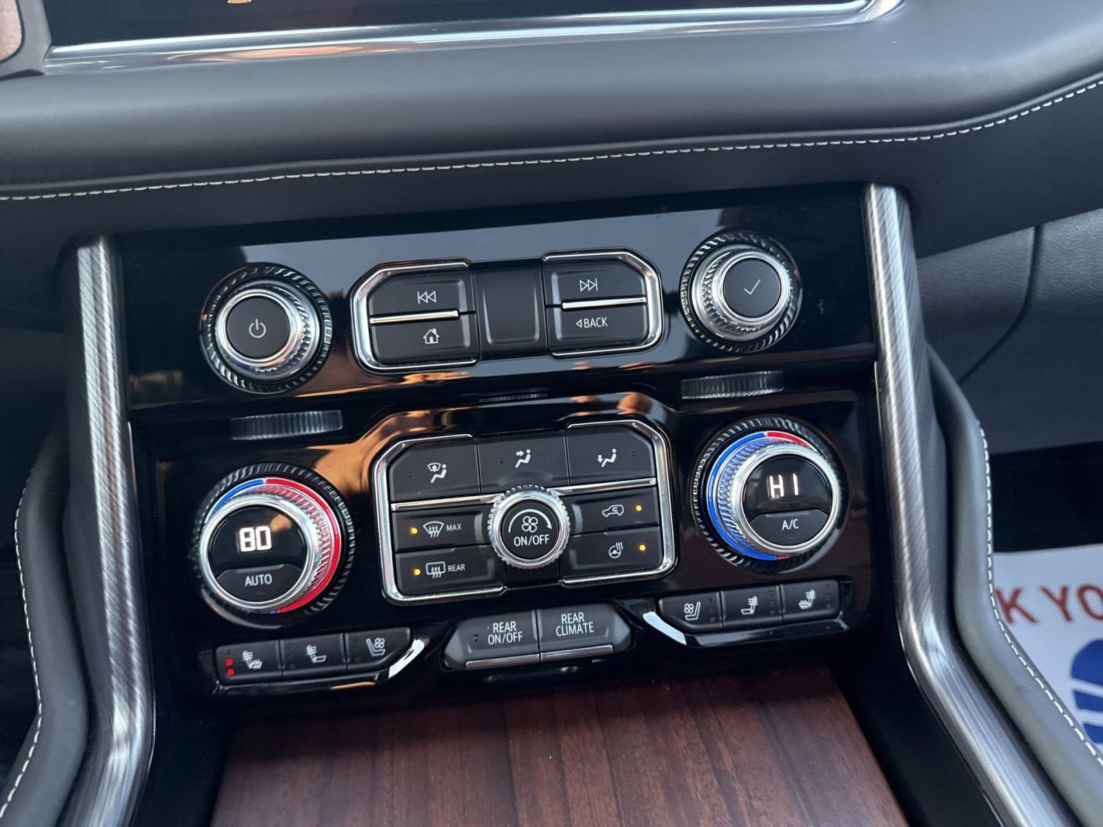 Used 2023 GMC Yukon XL Denali Ultimate image 20