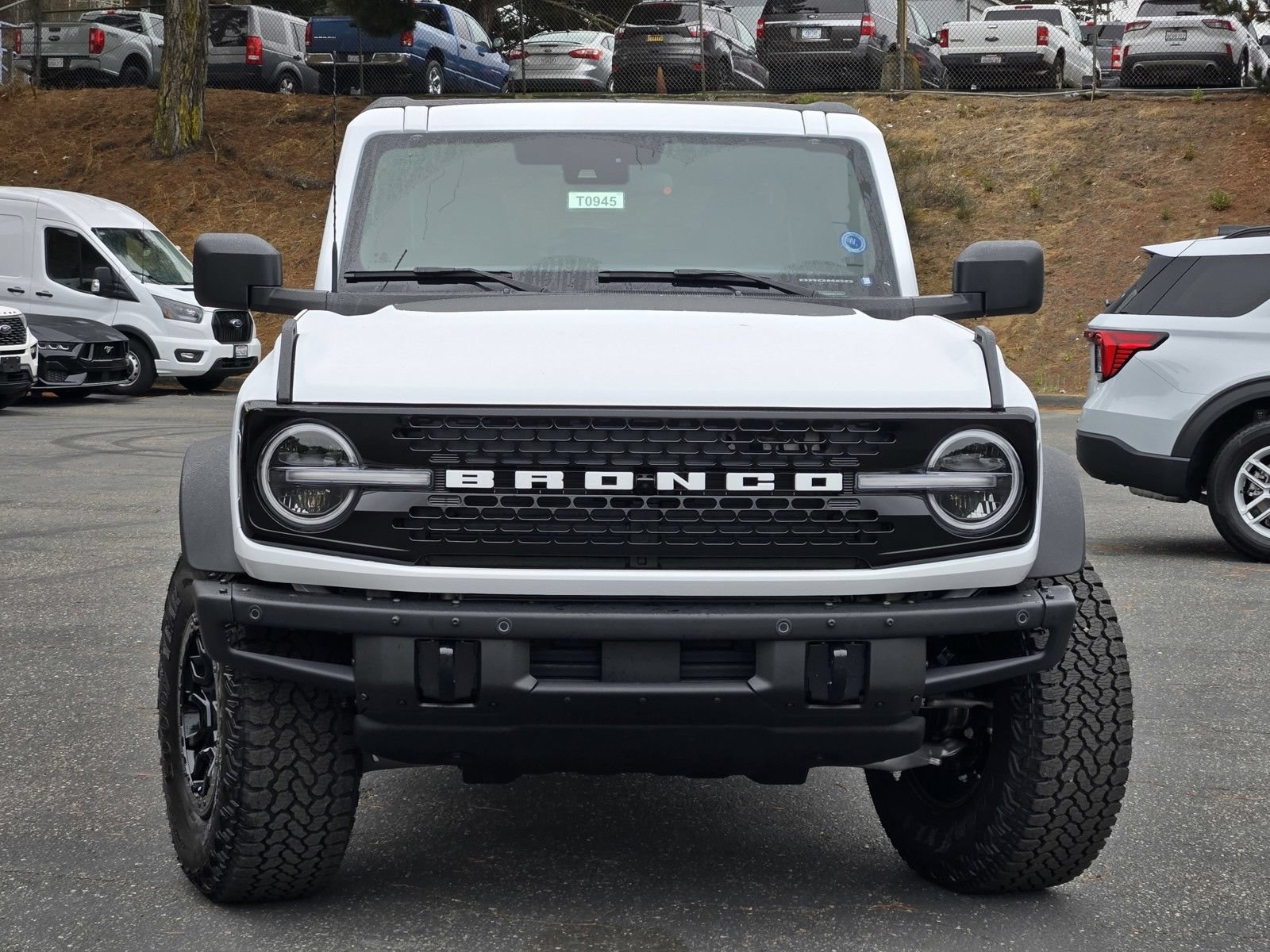 New 2026 Ford Bronco Badlands AWD/4WD image 3