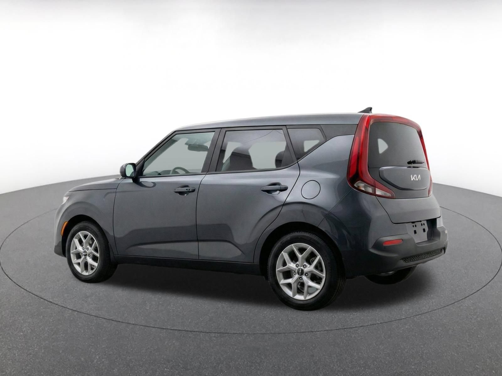 Used 2025 Kia Soul LX w/ LX Technology Package FWD image 6