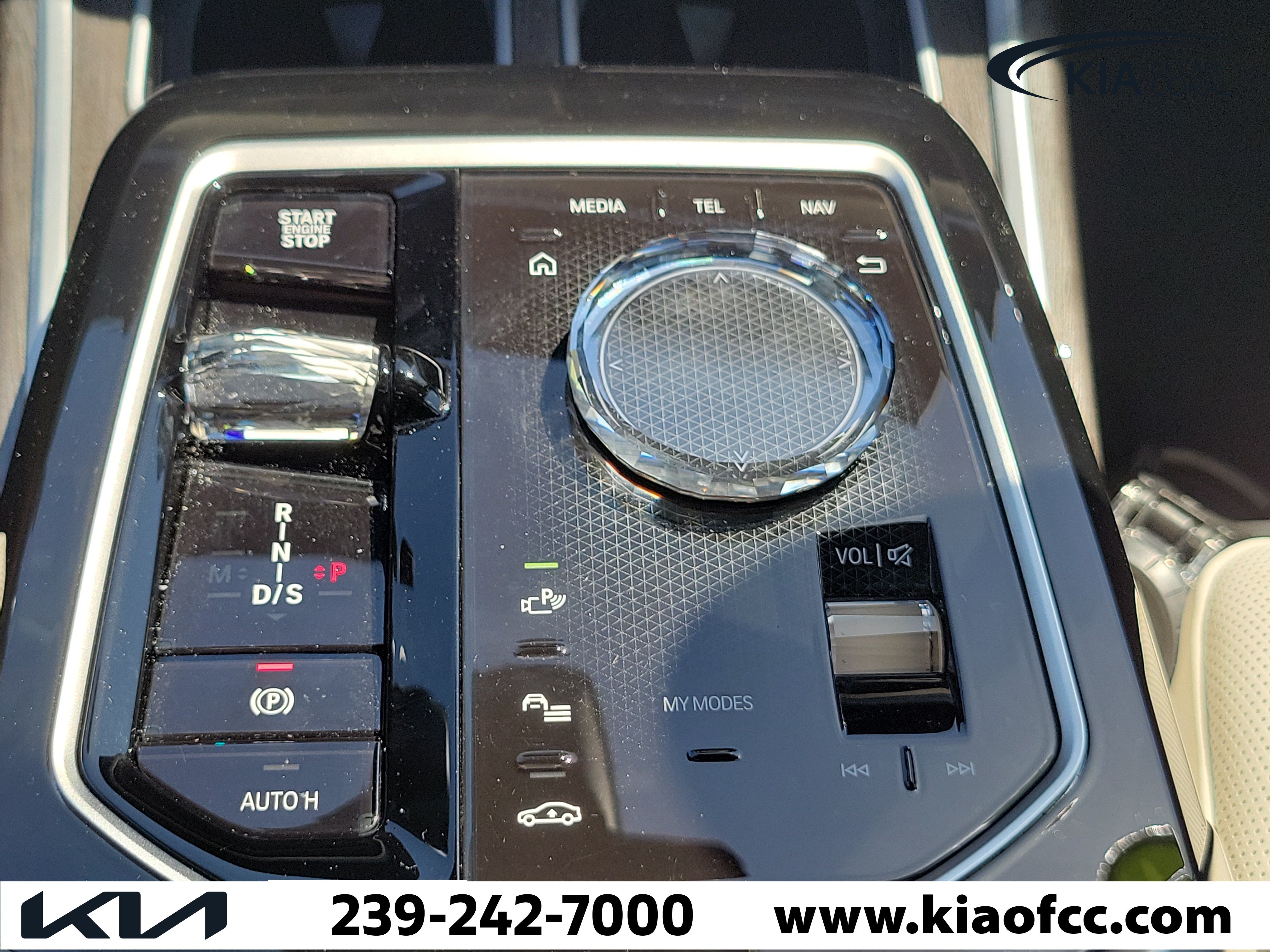 Used 2025 BMW 760i xDrive AWD/4WD image 29