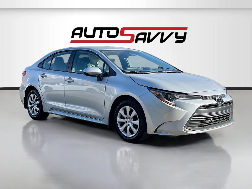 Used 2025 Toyota Corolla LE image 1