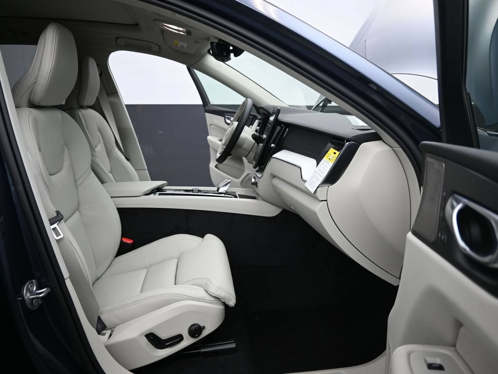 New 2026 Volvo XC60 B5 Ultra w/ Protection Package Premier AWD/4WD image 15