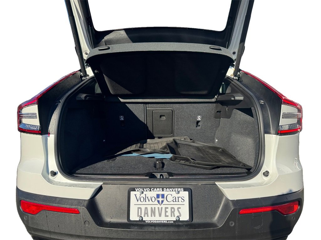 Certified 2022 Volvo C40 P8 Recharge Ultimate image 5