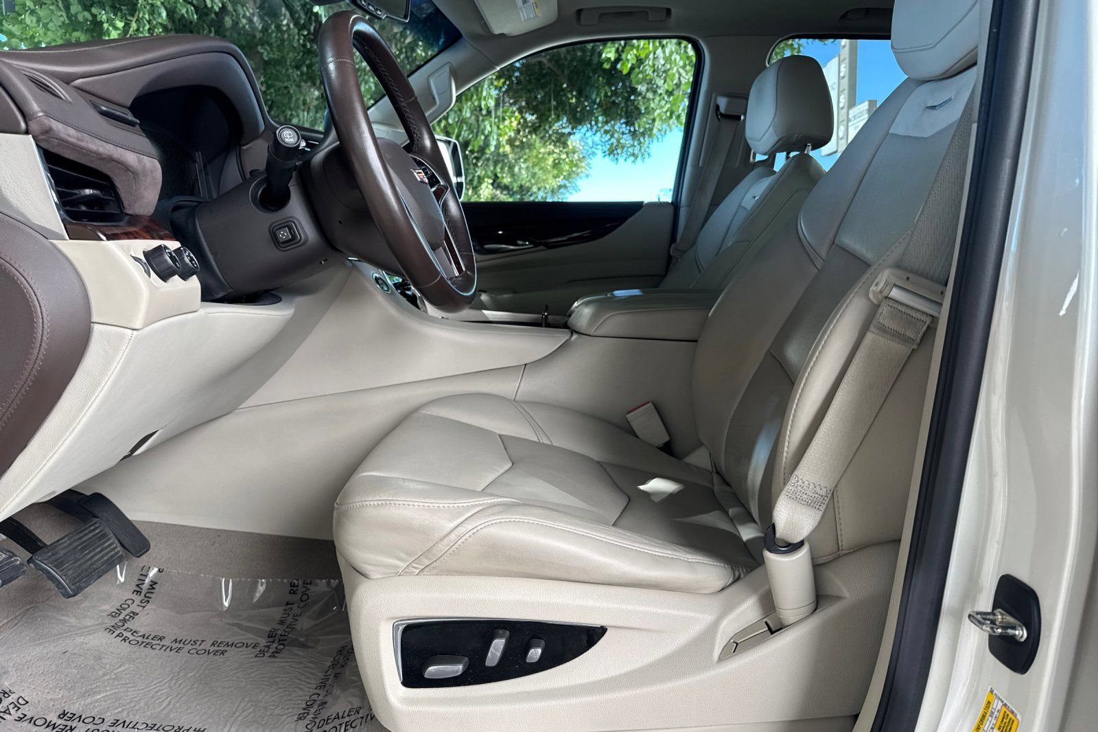 Used 2015 Cadillac Escalade ESV Luxury AWD/4WD image 10