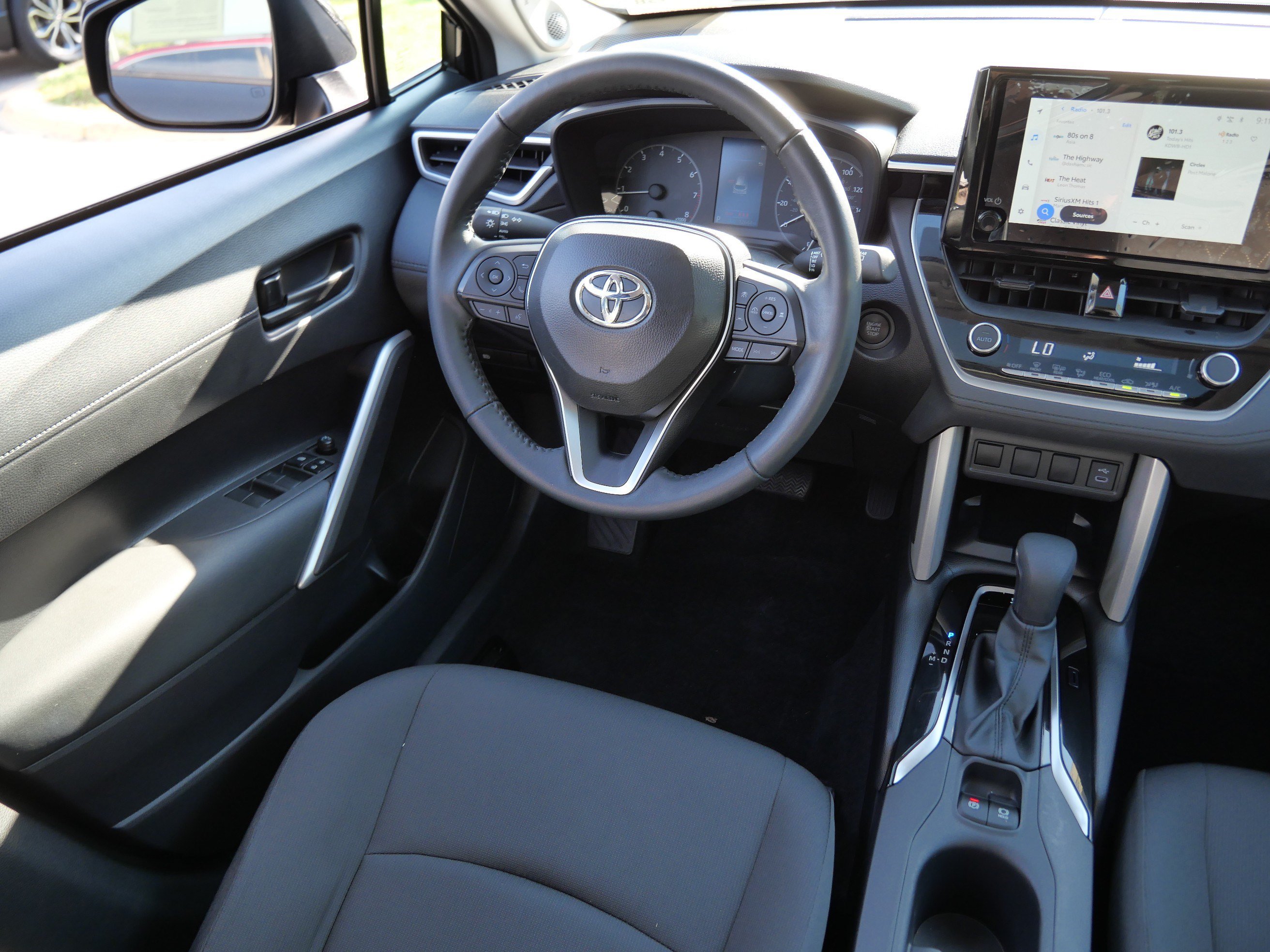 Certified 2025 Toyota Corolla Cross LE w/ Moonroof Package AWD/4WD image 10