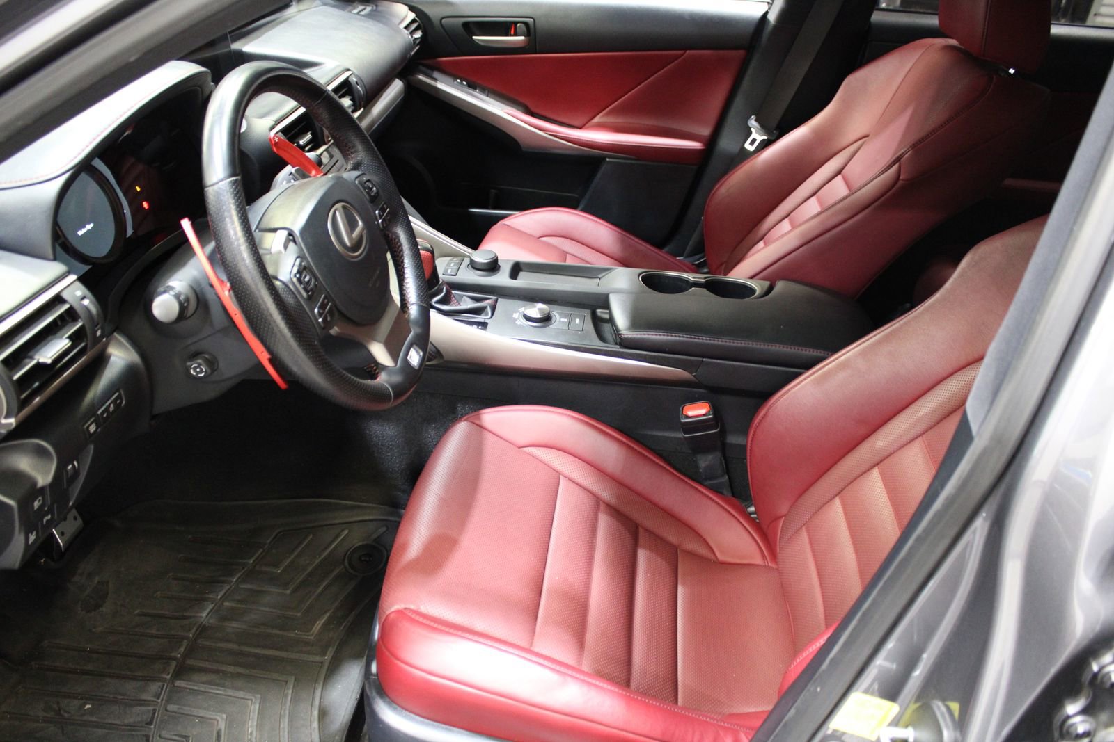 Used 2018 Lexus IS 300 F Sport image 16