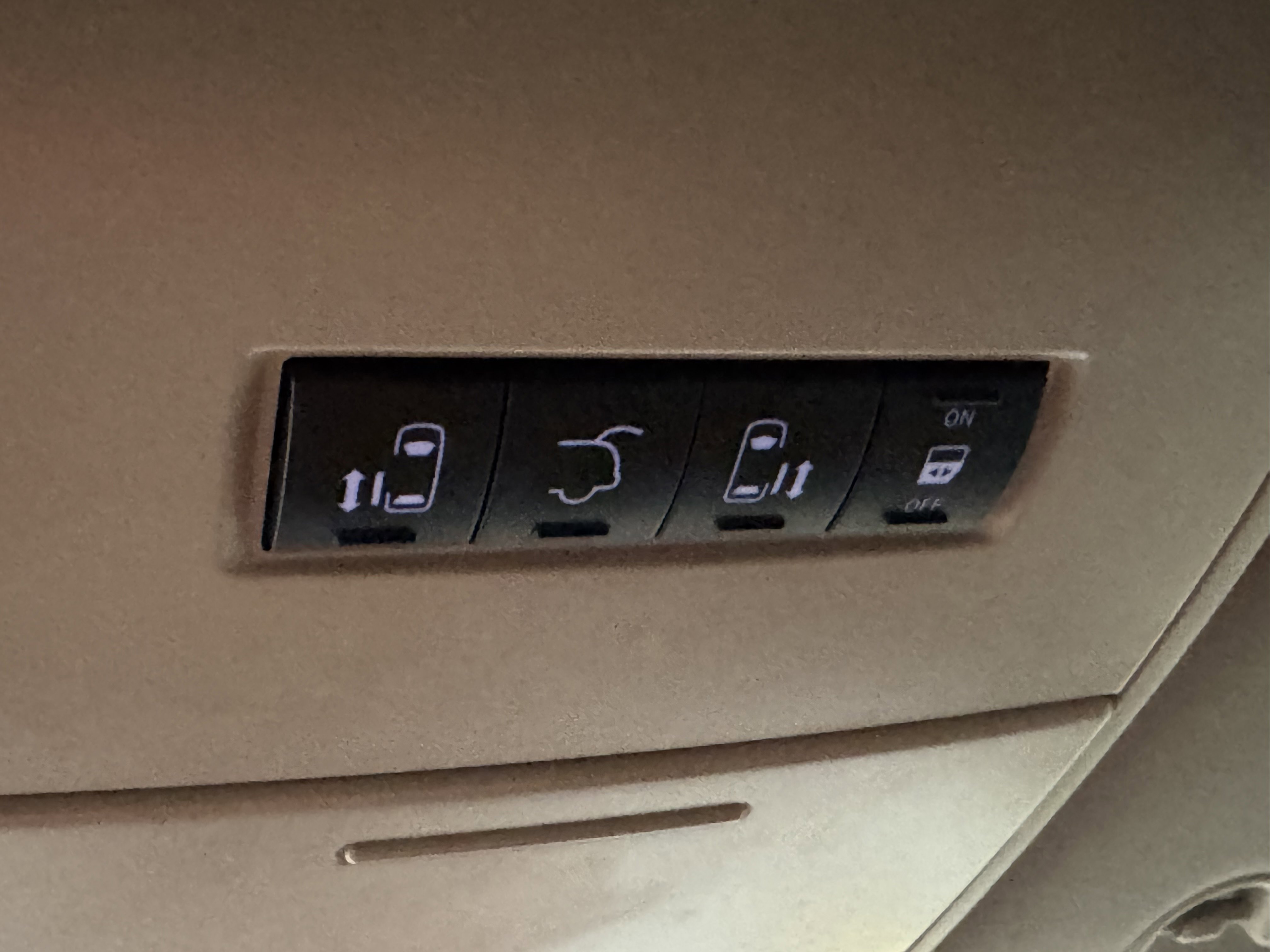 Used 2014 Dodge Grand Caravan SXT FWD image 11