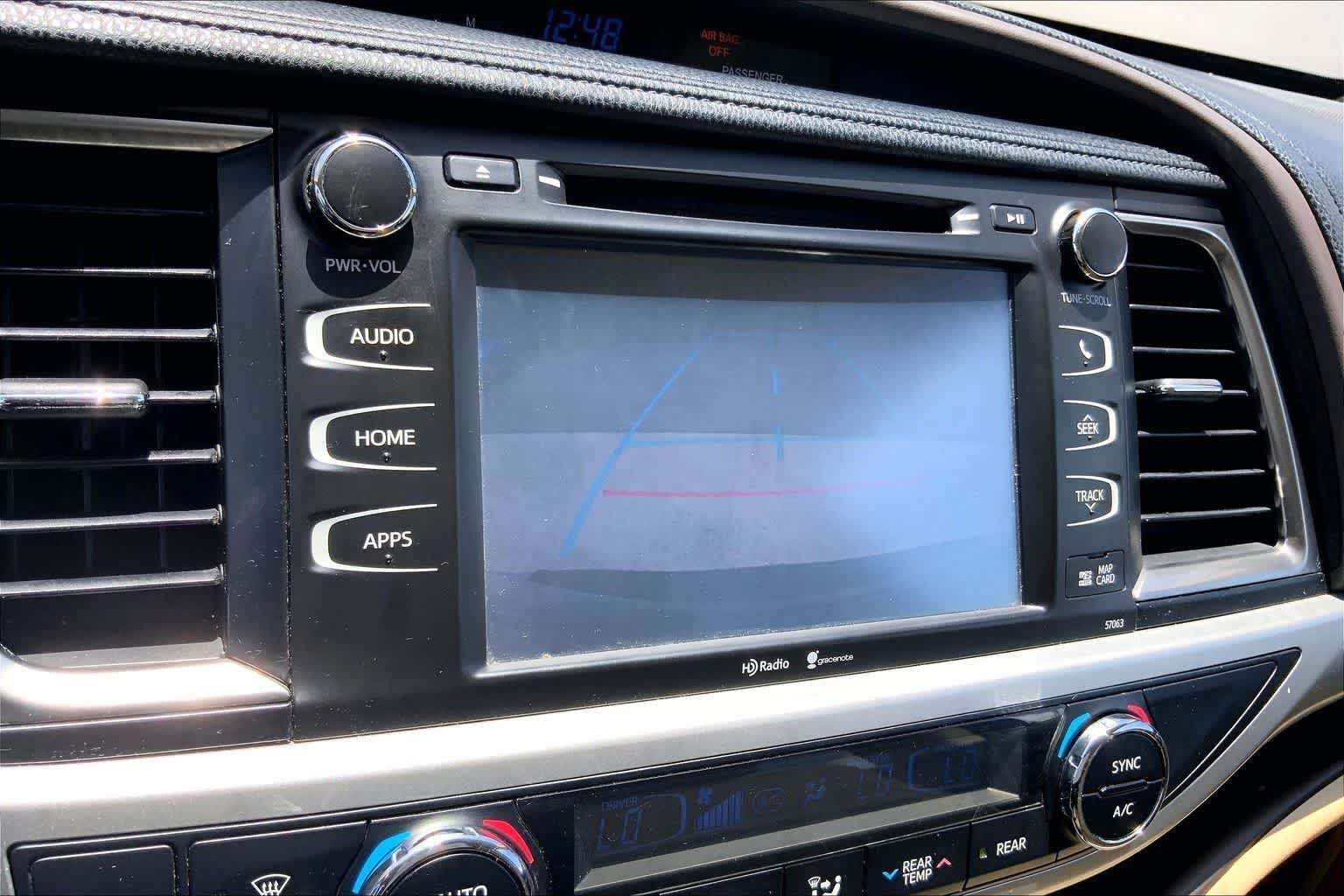 Used 2014 Toyota Highlander XLE w/ Preferred Accessory Package AWD/4WD image 26