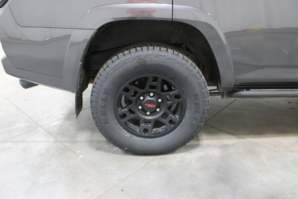 Used 2023 Toyota 4Runner TRD Off-Road Premium AWD/4WD image 39