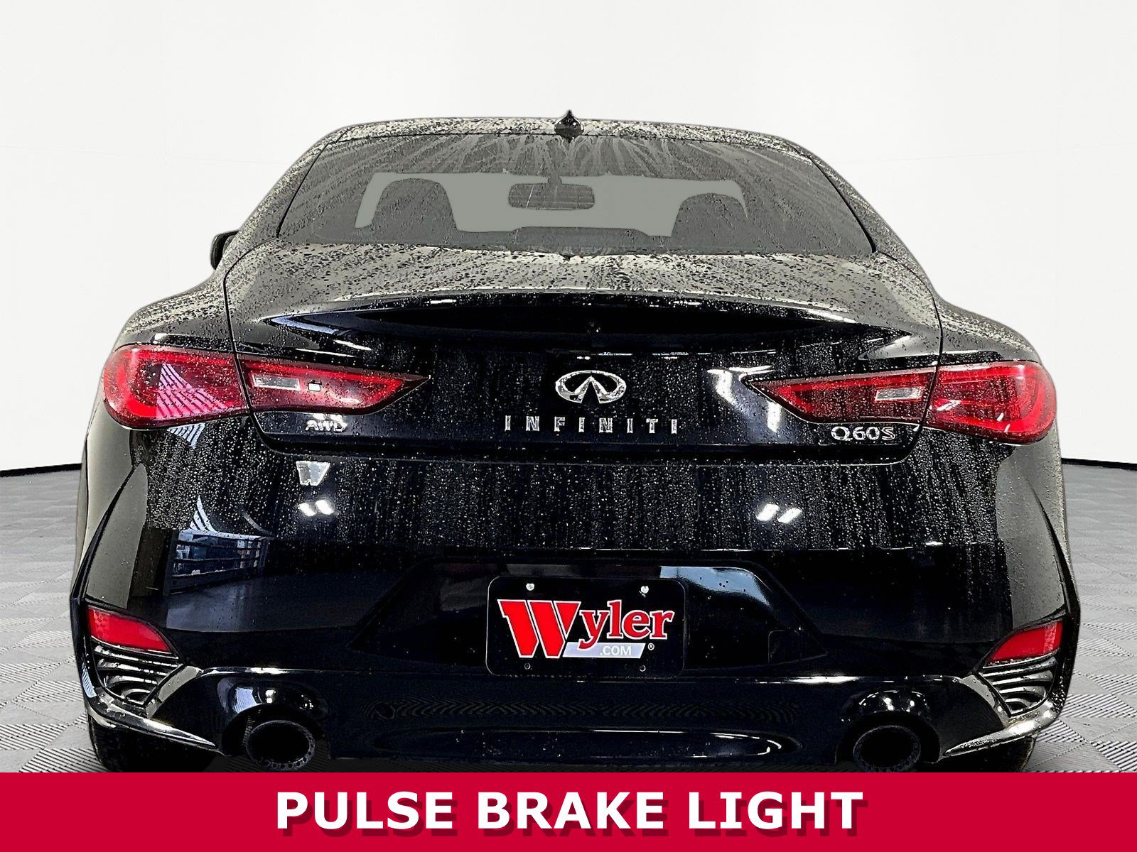 Used 2017 INFINITI Q60 Red Sport 400 AWD/4WD image 5