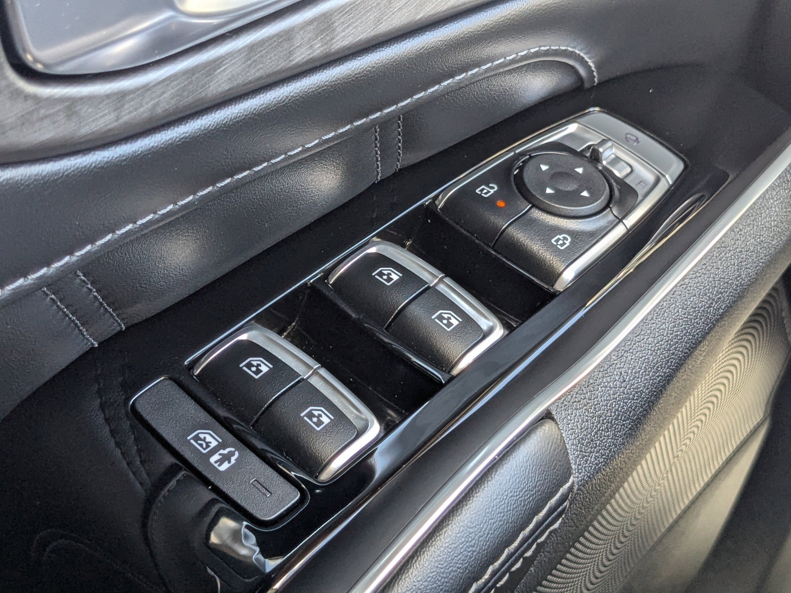 Used 2024 Kia Sorento SX image 25