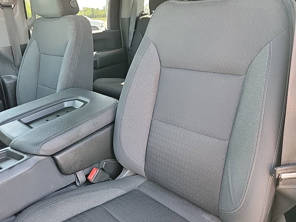 Used 2024 Chevrolet Silverado 2500 Custom w/ Custom Value Package image 12