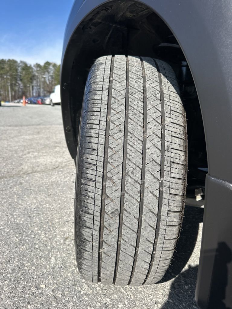 Used 2025 Nissan Pathfinder Platinum w/ Cargo Package FWD image 27