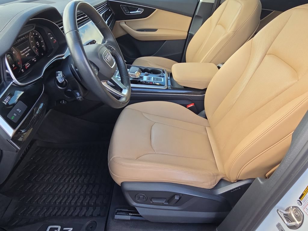 Used 2023 Audi Q7 3.0T Premium Plus w/ Premium Plus Package AWD/4WD image 10