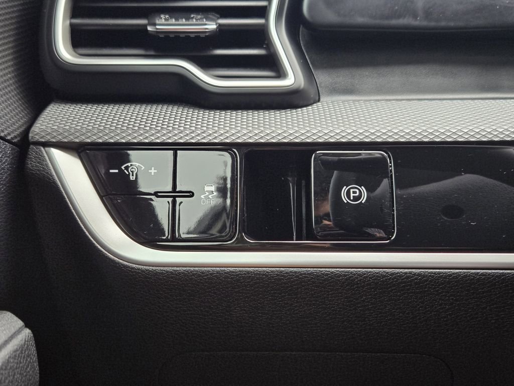 Certified 2023 Kia Sportage LX AWD/4WD image 24