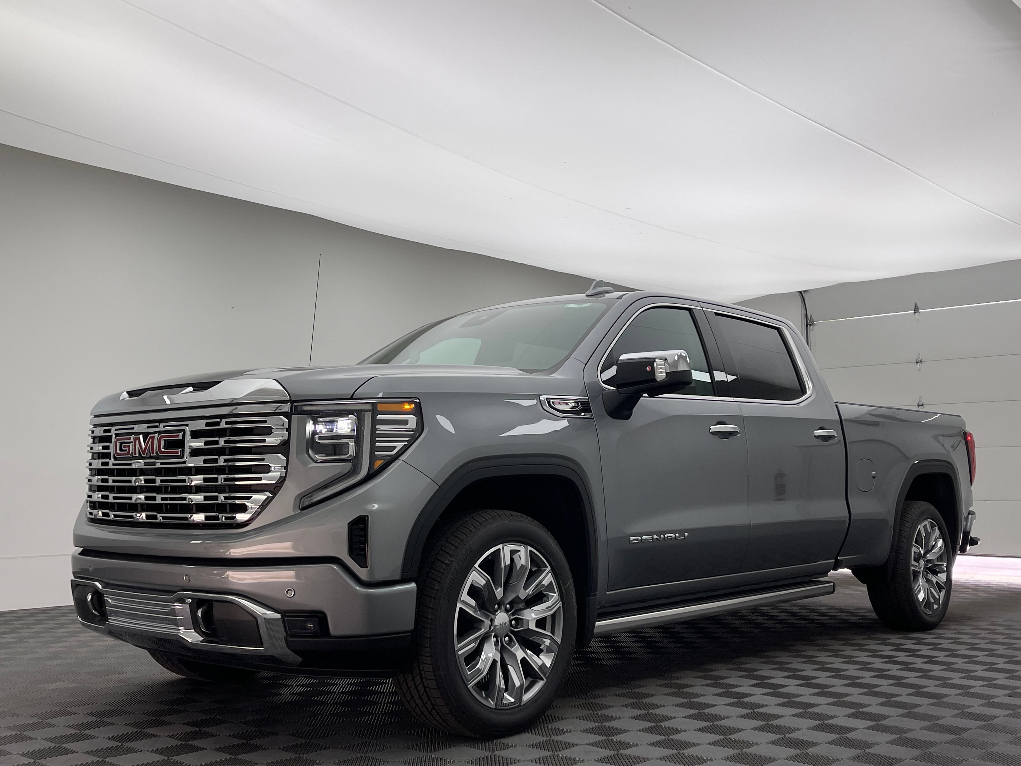 New 2026 GMC Sierra 1500 Denali w/ Denali Reserve Package AWD/4WD image 2