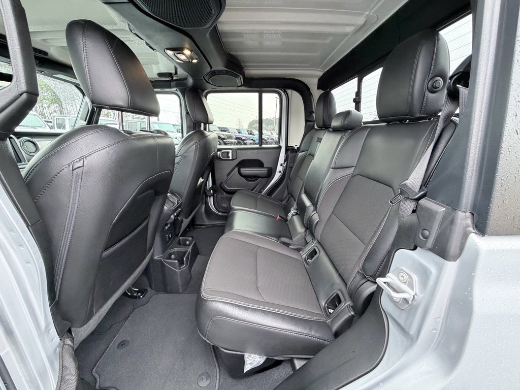 Used 2023 Jeep Gladiator Sport AWD/4WD image 21