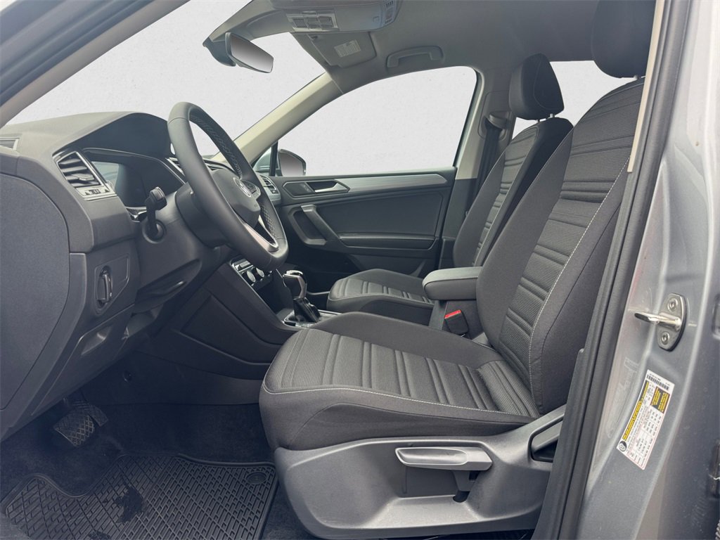 Certified 2024 Volkswagen Tiguan S image 9