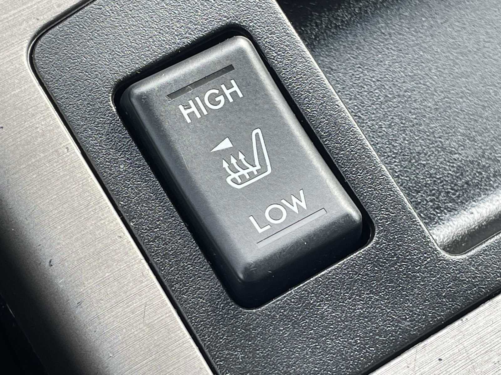 Used 2012 Subaru Outback 2.5i Premium w/ All-Weather Pkg image 18