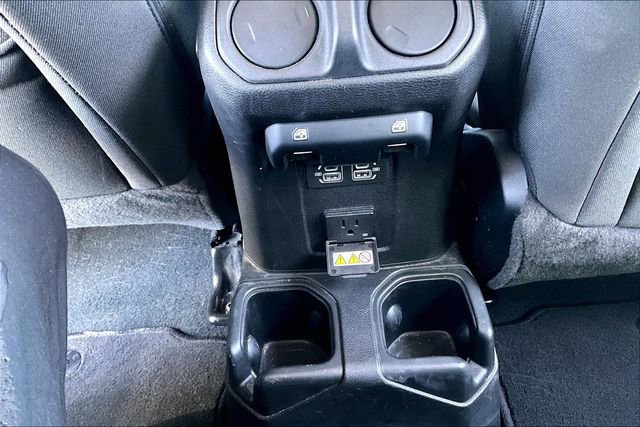 Used 2023 Jeep Wrangler Unlimited Sahara AWD/4WD image 10