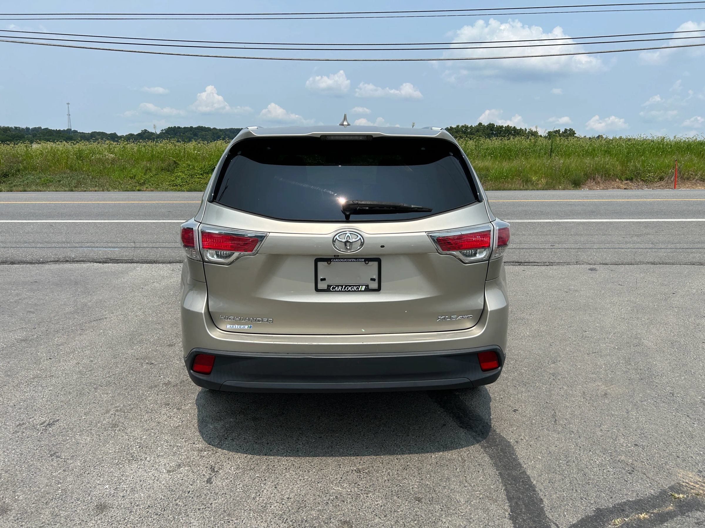Used 2014 Toyota Highlander XLE AWD/4WD image 8