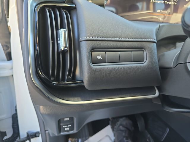 New 2026 Nissan Armada SV image 30