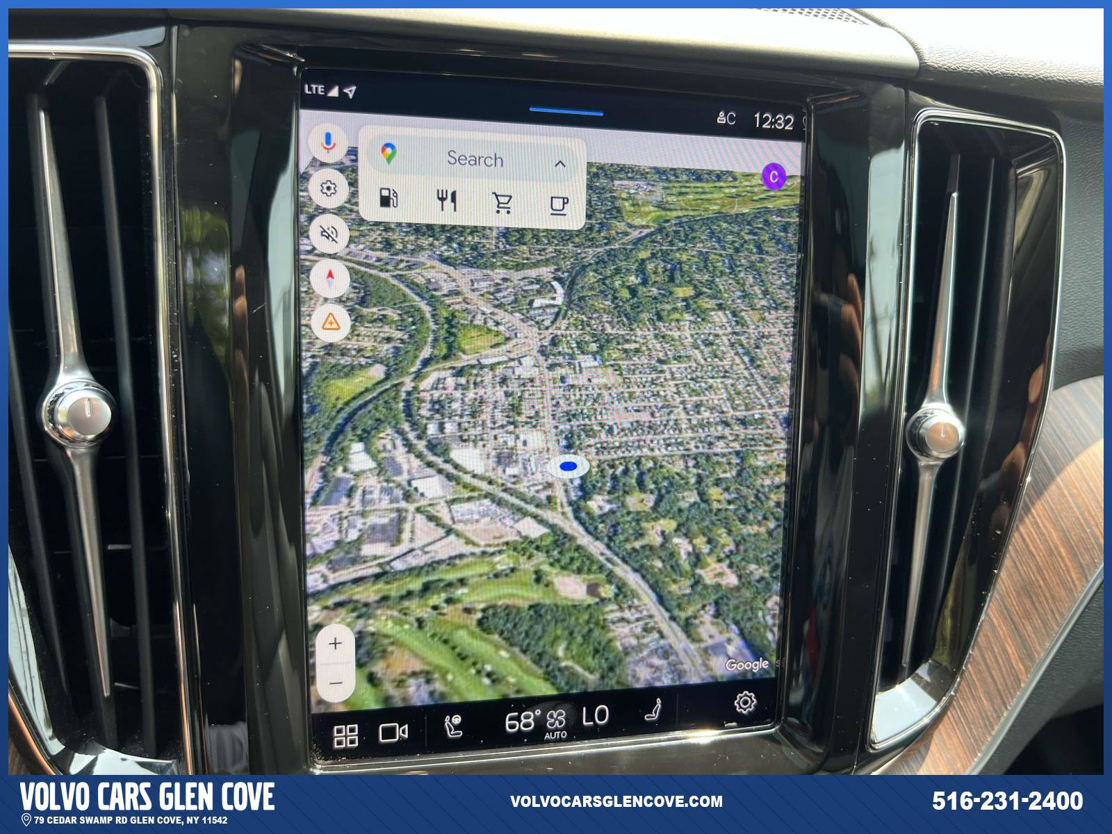 Certified 2022 Volvo XC60 B5 Momentum w/ Climate Package image 29