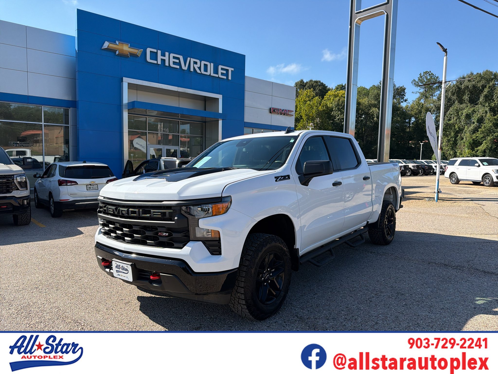 Used 2024 Chevrolet Silverado 1500 Custom Trail Boss w/ LPO, Dark Essentials Package AWD/4WD image 1