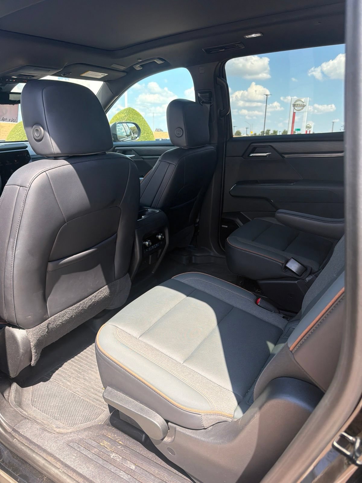 Used 2025 GMC Acadia AT4 w/ Super Cruise Package AWD/4WD image 15