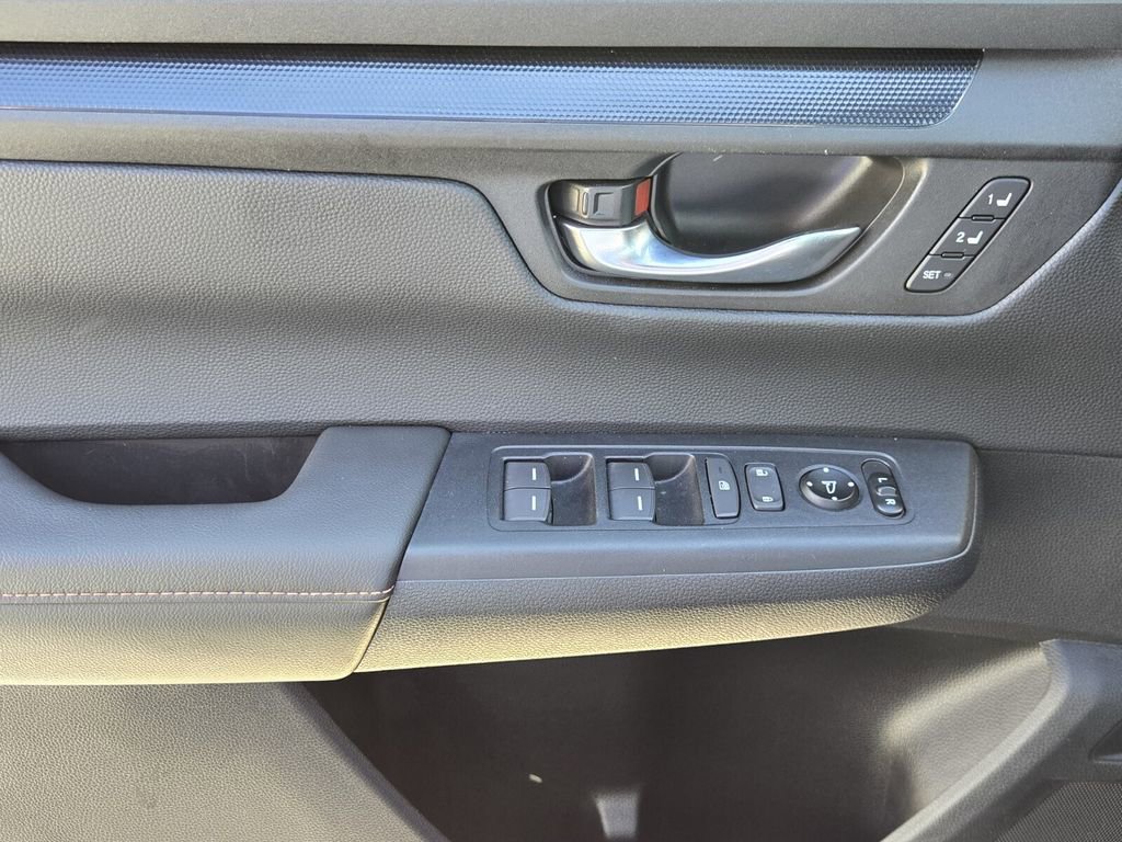 Used 2025 Honda CR-V Sport-L image 29