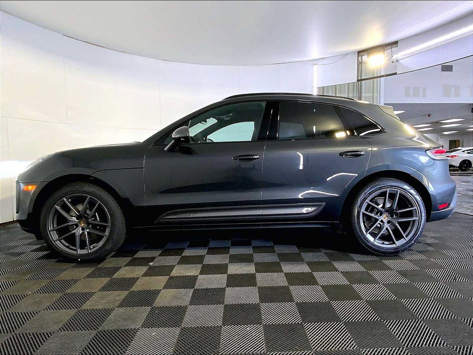 New 2026 Porsche Macan AWD/4WD image 2
