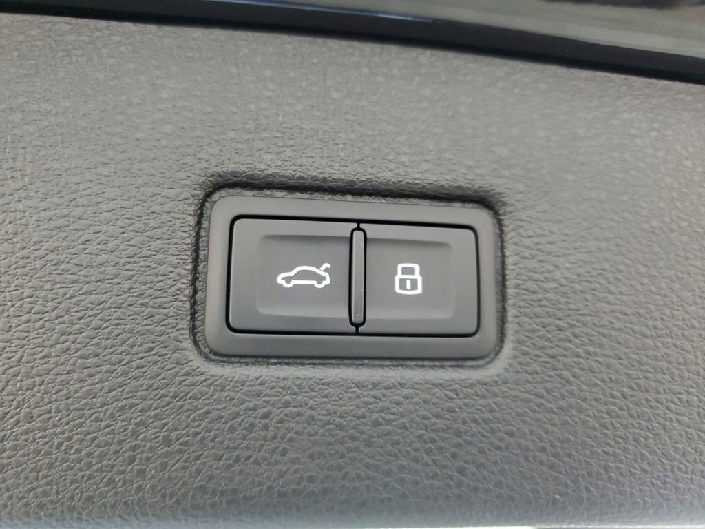 New 2026 Audi Q7 3.0T Premium Plus AWD/4WD image 10