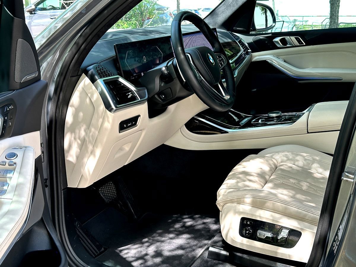 Certified 2025 BMW X7 xDrive40i w/ Premium Package AWD/4WD image 10