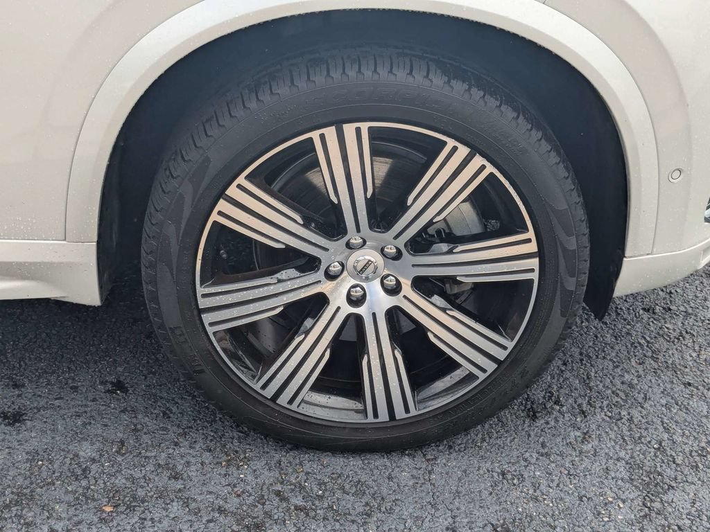 Certified 2023 Volvo XC90 T8 Plus AWD/4WD image 14