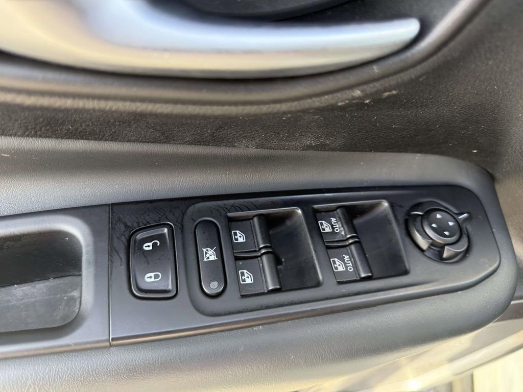 Used 2022 Jeep Renegade Sport w/ Sport Appearance Group image 13