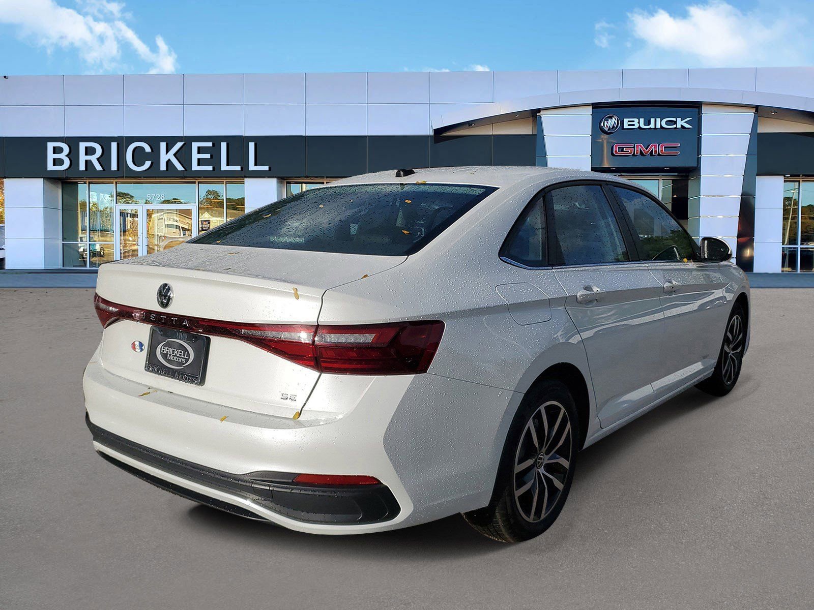 Used 2025 Volkswagen Jetta SE FWD image 3