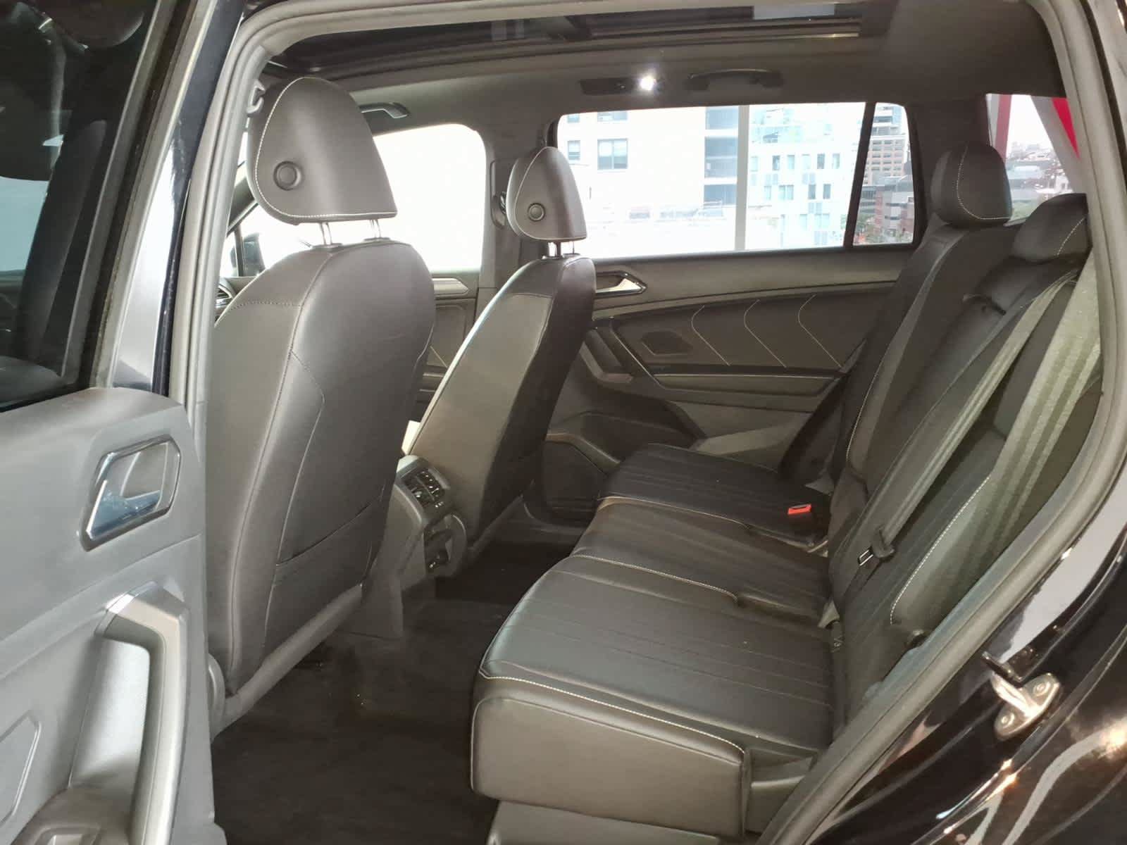 Used 2023 Volkswagen Tiguan SE R-Line AWD/4WD image 12