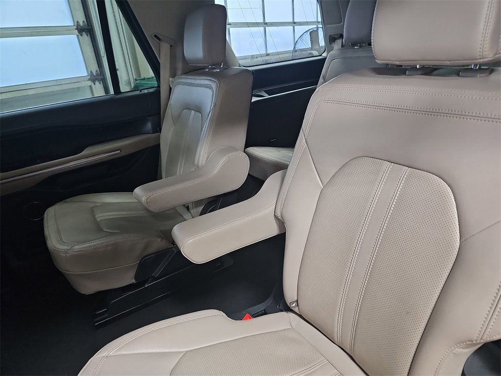 Used 2023 Ford Expedition Limited image 15