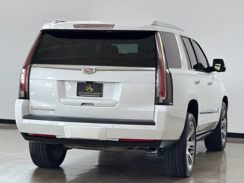 Used 2020 Cadillac Escalade Premium Luxury AWD/4WD image 7
