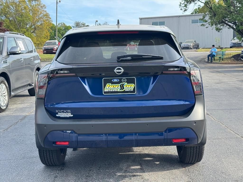 Certified 2025 Nissan Kicks SV w/ Interior Electronics Package image 4