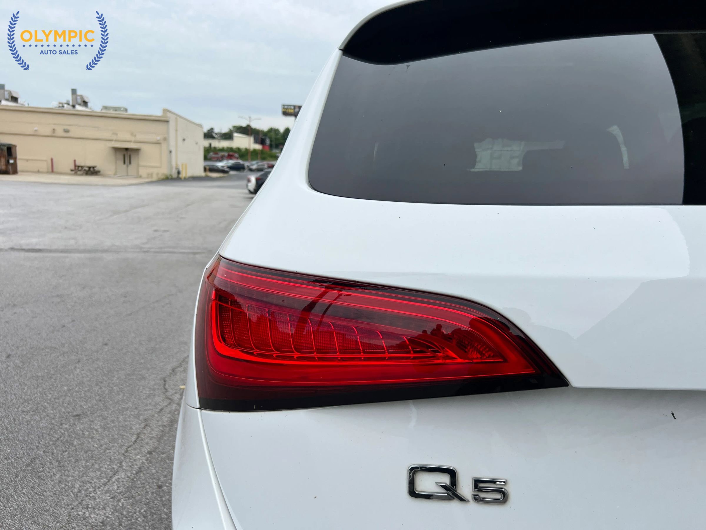 Used 2017 Audi Q5 2.0T Premium Plus w/ Technology Package AWD/4WD image 16