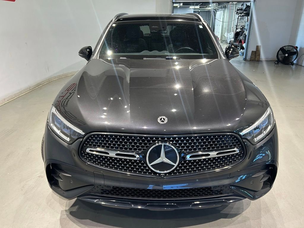 Used 2025 Mercedes-Benz GLC 300 4MATIC image 9