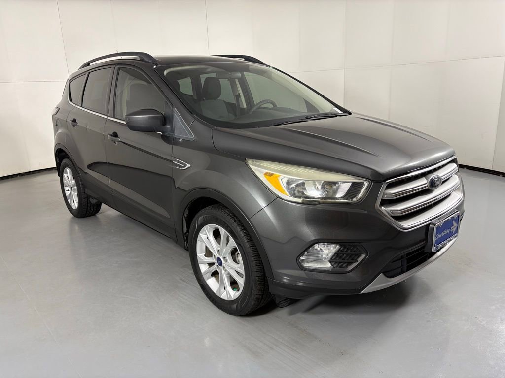 Used 2018 Ford Escape SE image 2